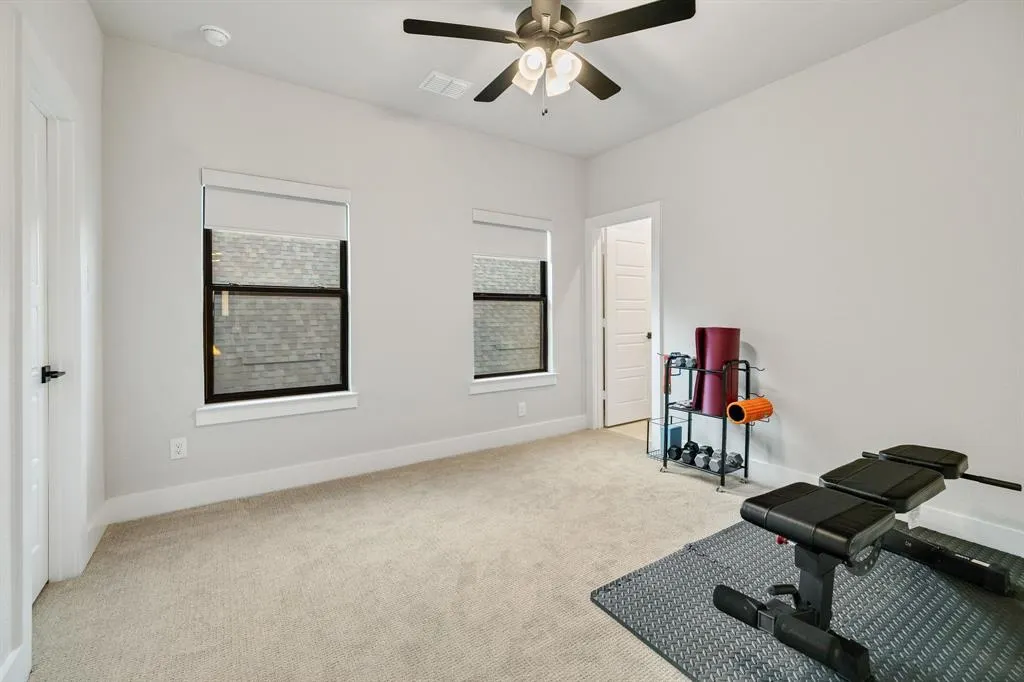 2421 Heathrow Lane