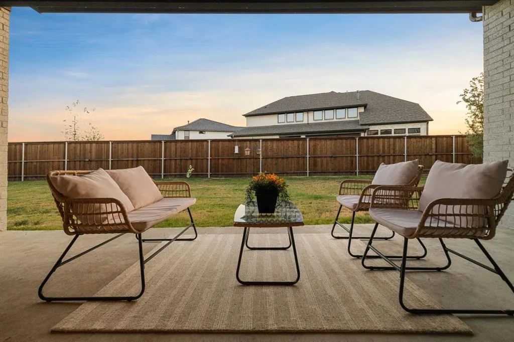 2421 Heathrow Lane