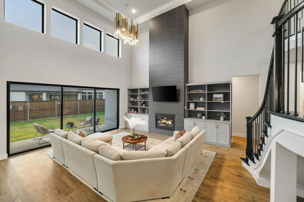 2421 Heathrow Lane