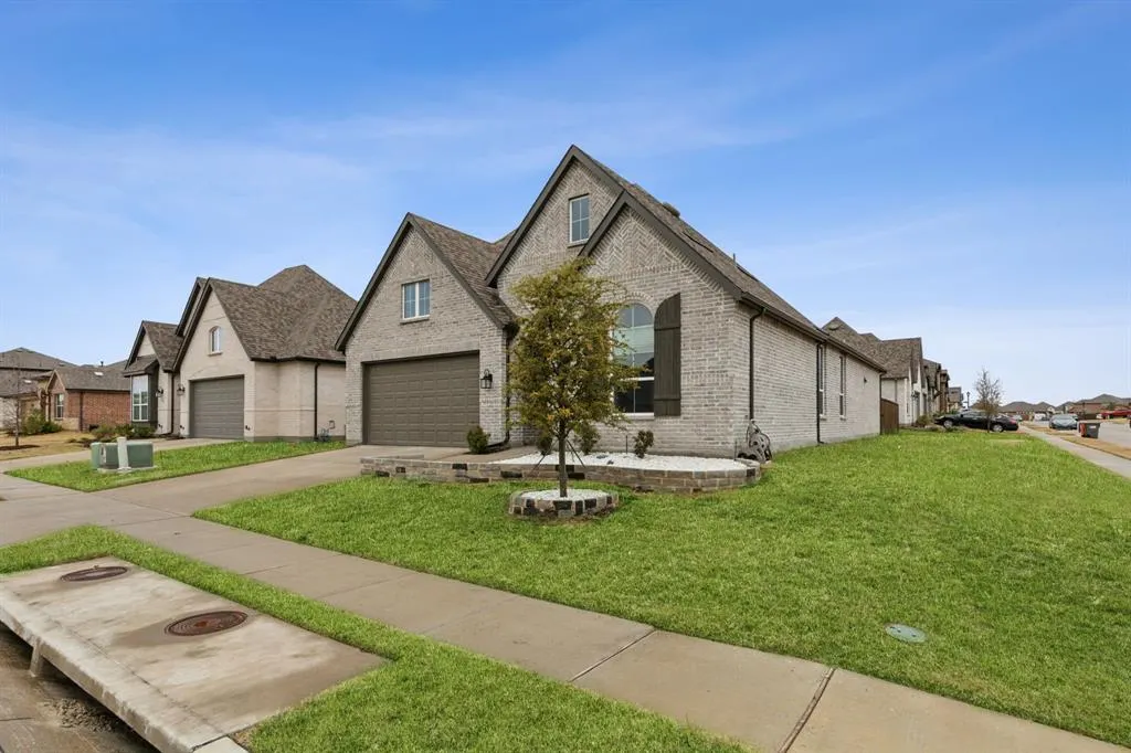 1104 Holcombe Drive