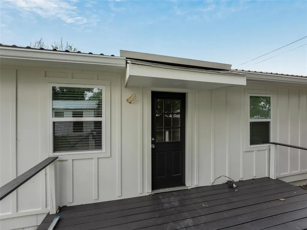 421 S Interurban Street