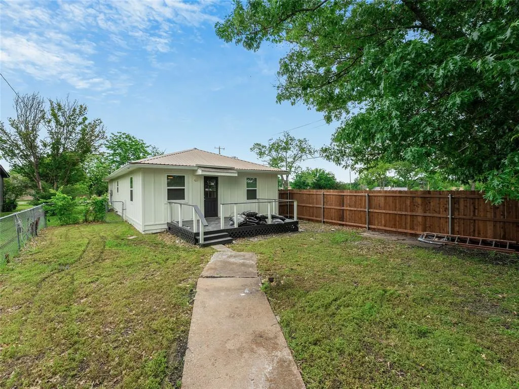 421 S Interurban Street