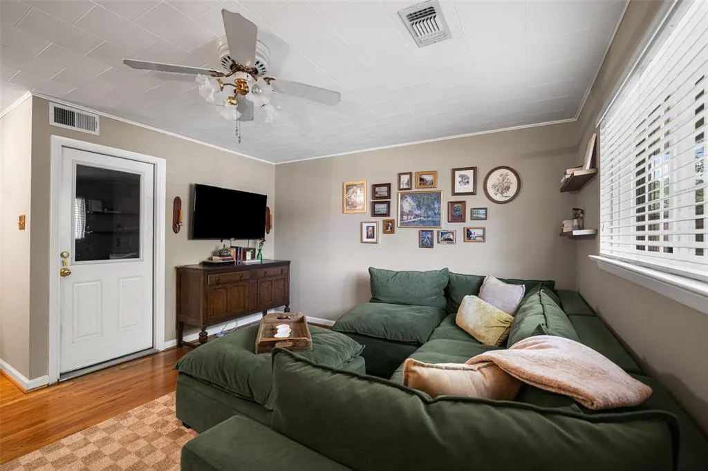 1240 Dalhart Drive