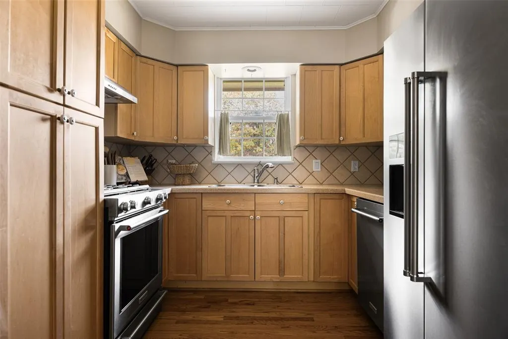 1240 Dalhart Drive