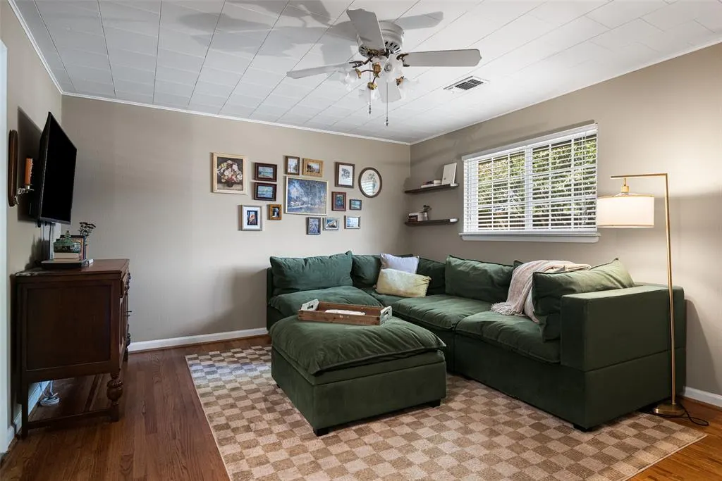 1240 Dalhart Drive