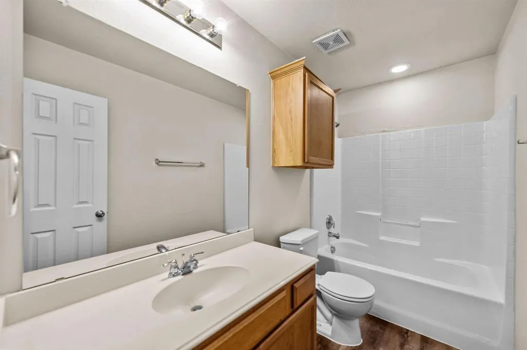 2032 Sunny Side Drive
