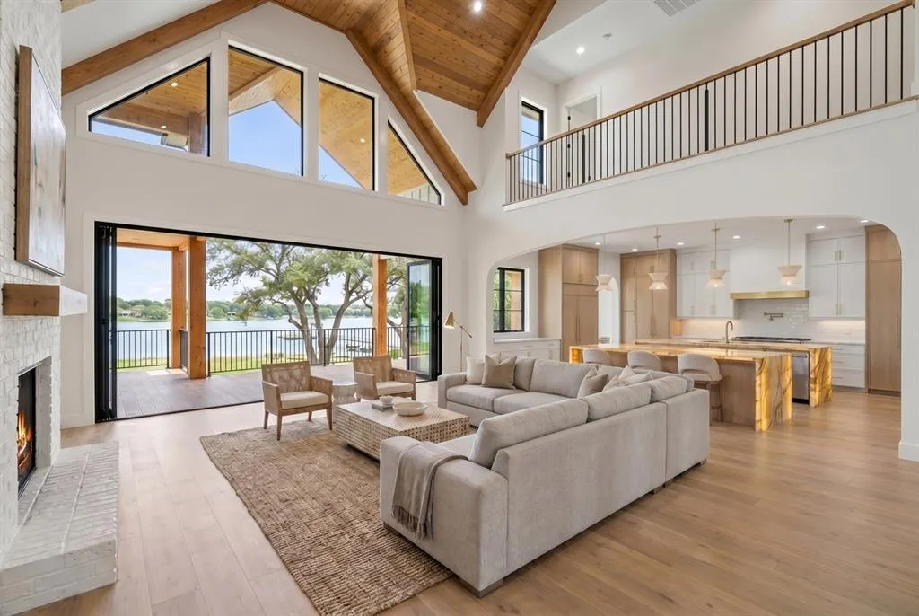 11044 Windjammer Drive