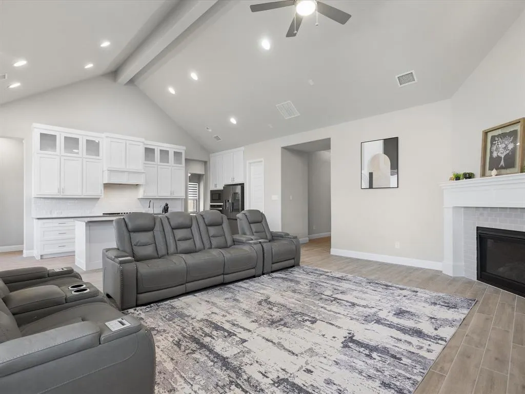 7025 Central Court