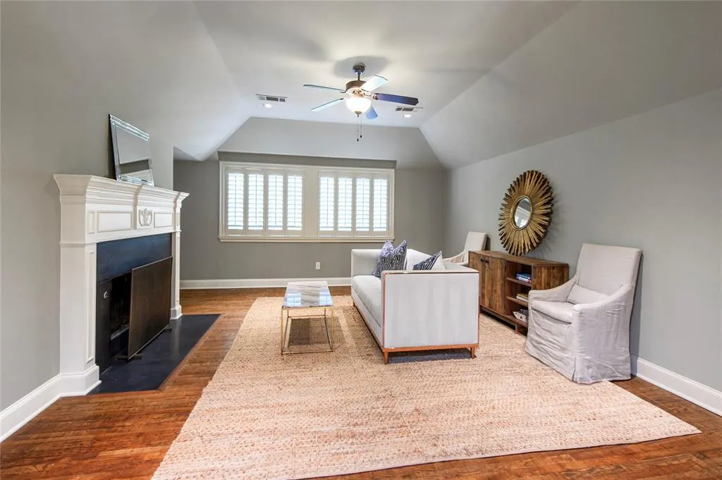 5709 Seville Court