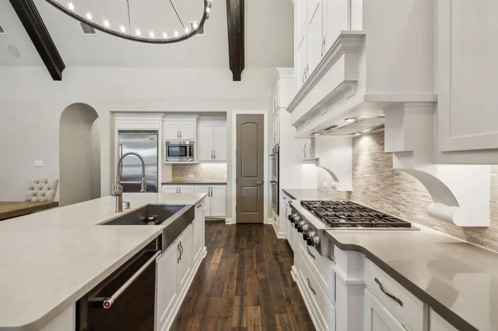 4401 Jasmine Way