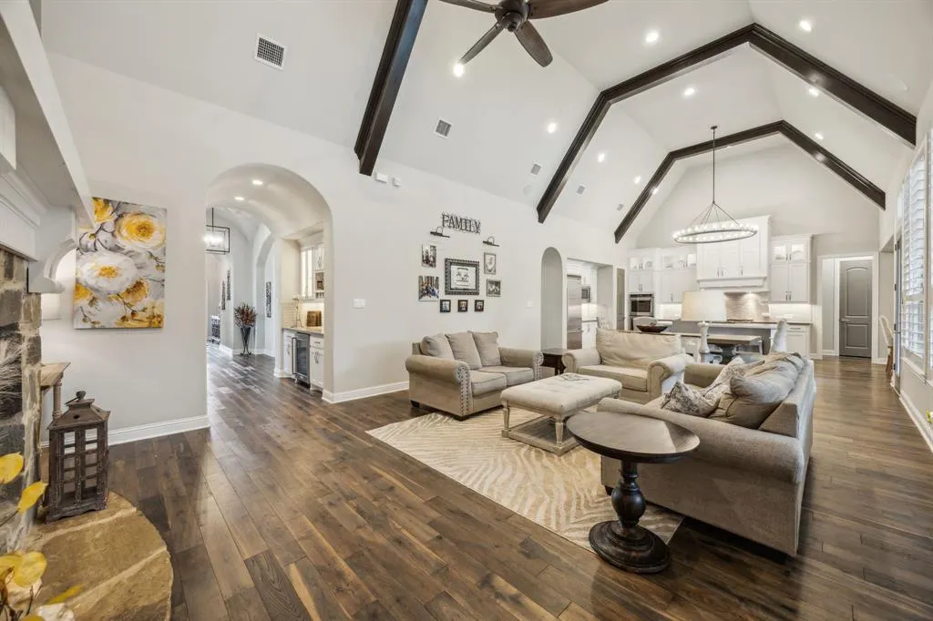4401 Jasmine Way