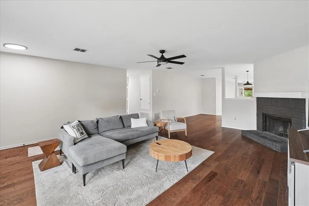 2709 White Oak Drive