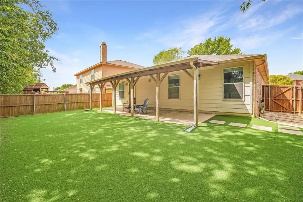2709 White Oak Drive