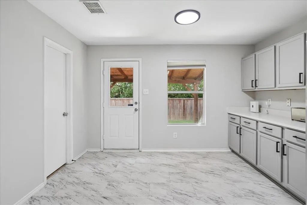 2709 White Oak Drive
