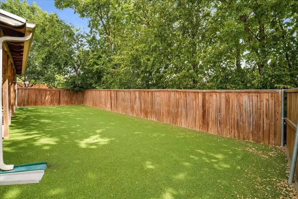 2709 White Oak Drive