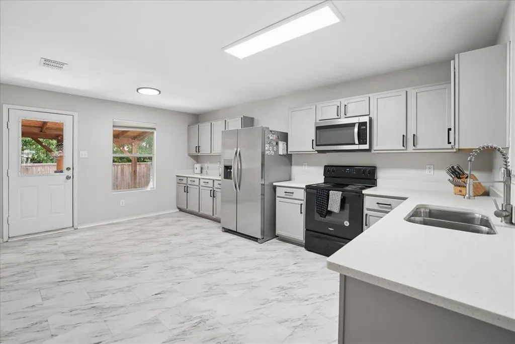 2709 White Oak Drive