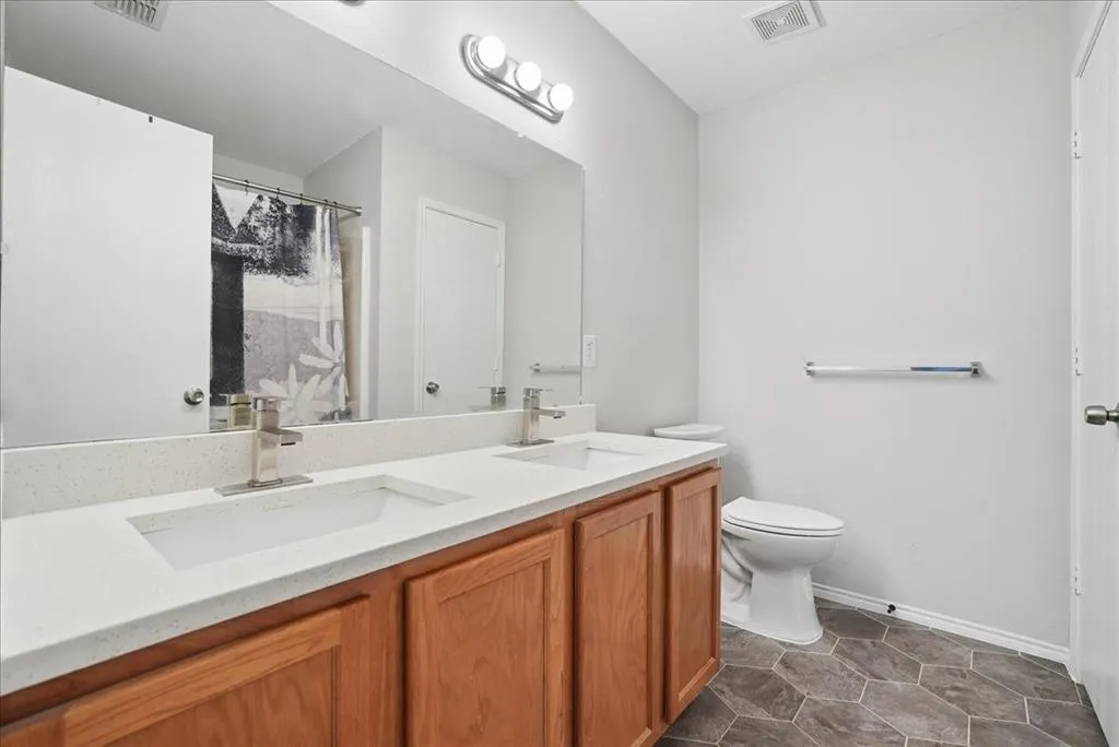 2709 White Oak Drive