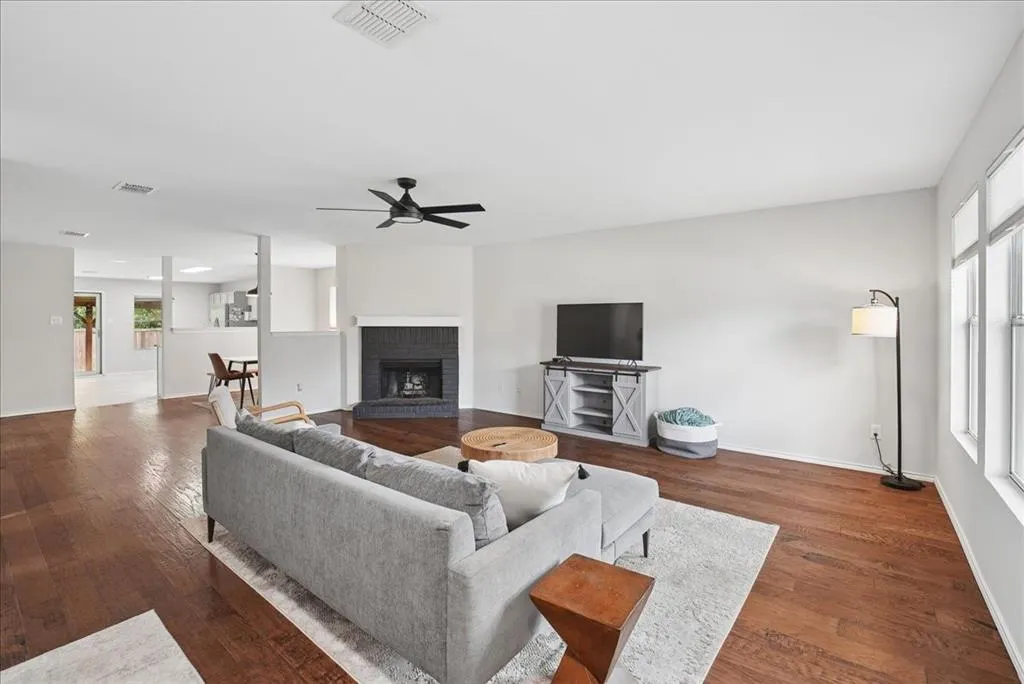 2709 White Oak Drive
