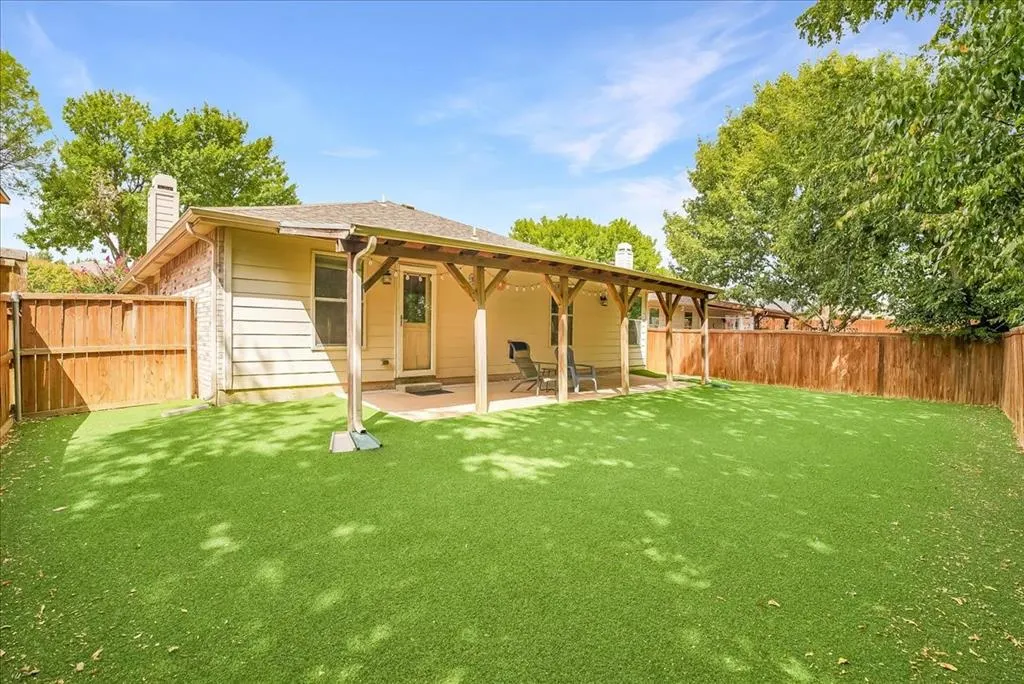 2709 White Oak Drive