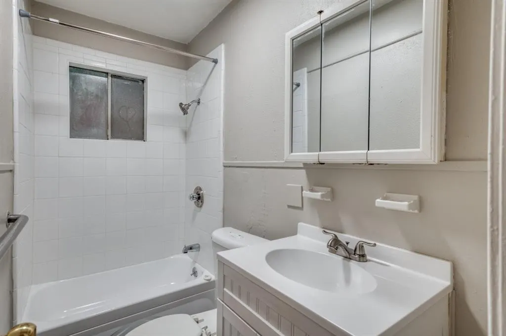 2213 Capri Drive #222