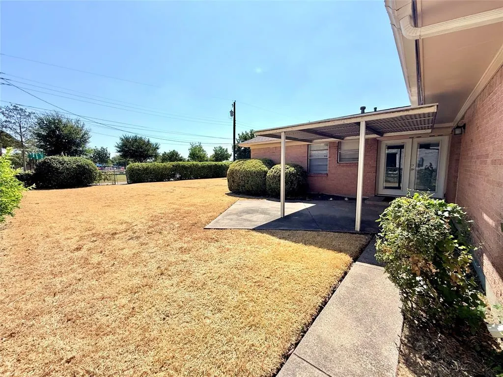 1310 Hampshire Lane