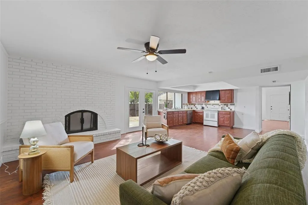 1515 Cherokee Trail