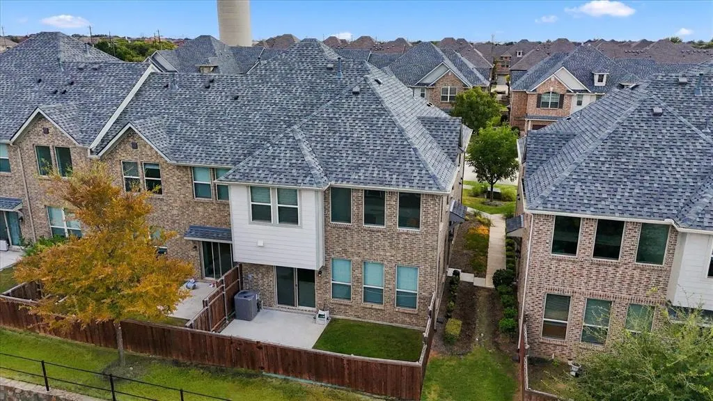 2737 Splendor Drive
