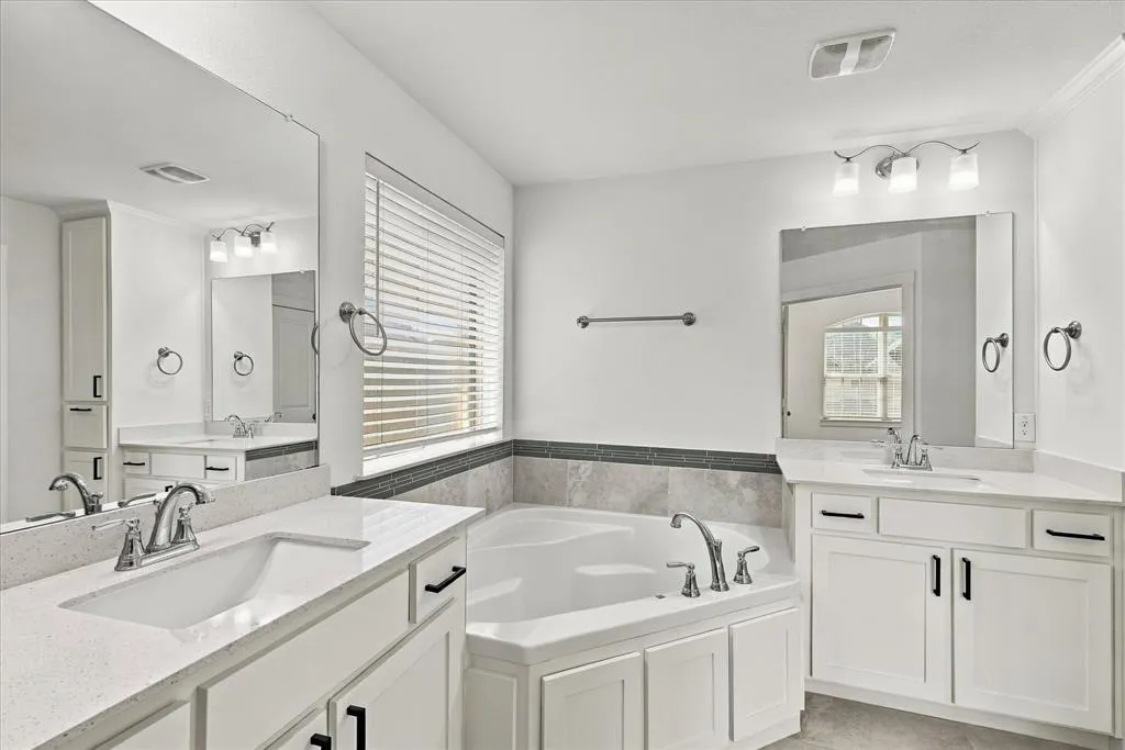 2737 Splendor Drive