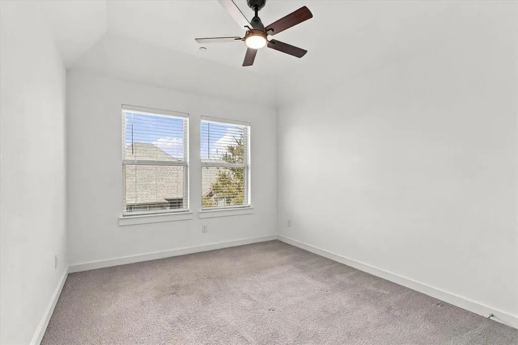 2737 Splendor Drive