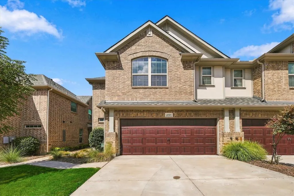 2737 Splendor Drive
