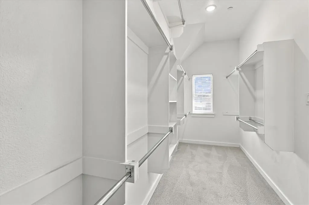 2737 Splendor Drive