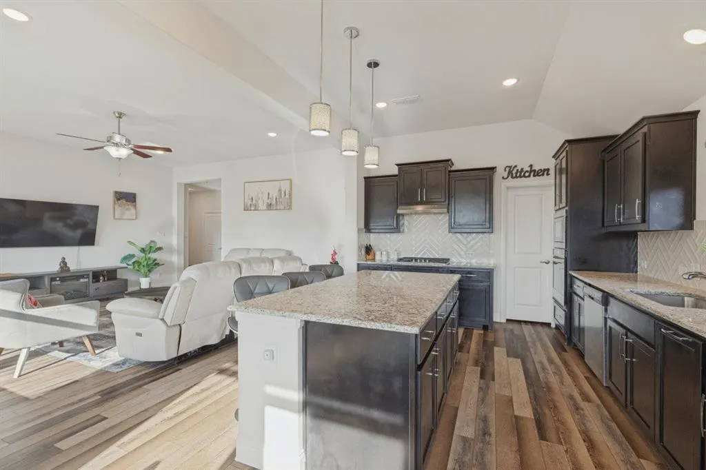 2225 Poppy Valley Lane