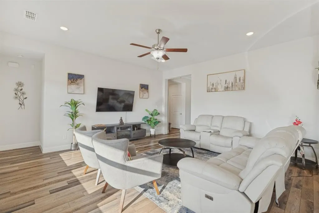 2225 Poppy Valley Lane