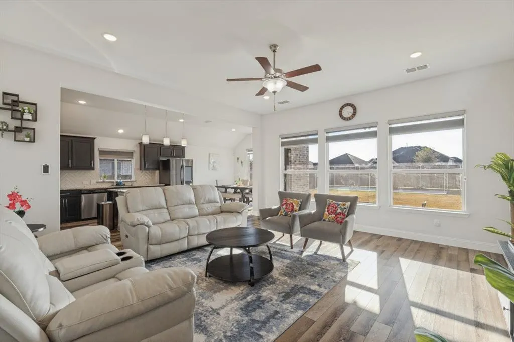 2225 Poppy Valley Lane