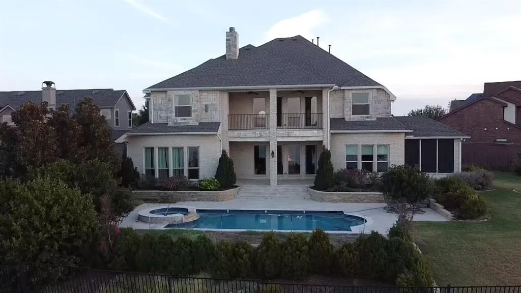 536 Longshore Drive