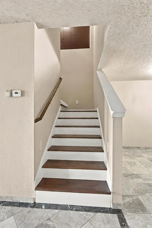 1409 Ridgecrest Drive
