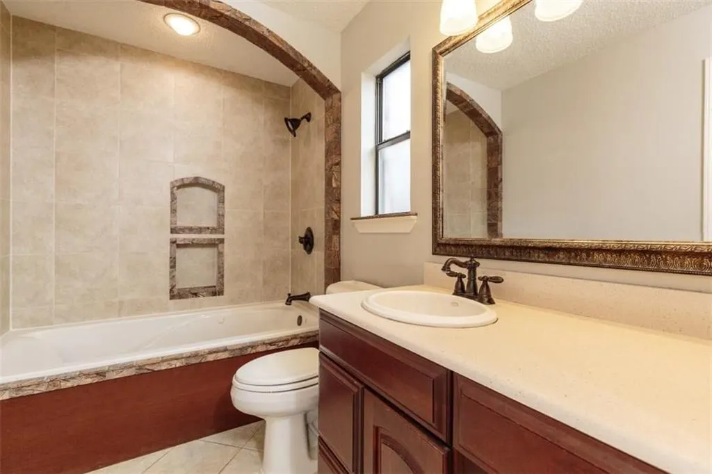 1203 Laurel Lane
