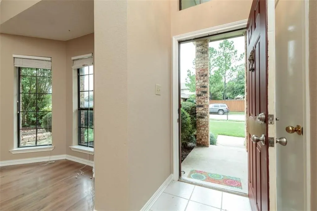 1203 Laurel Lane