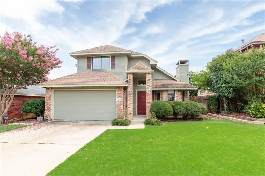 1203 Laurel Lane