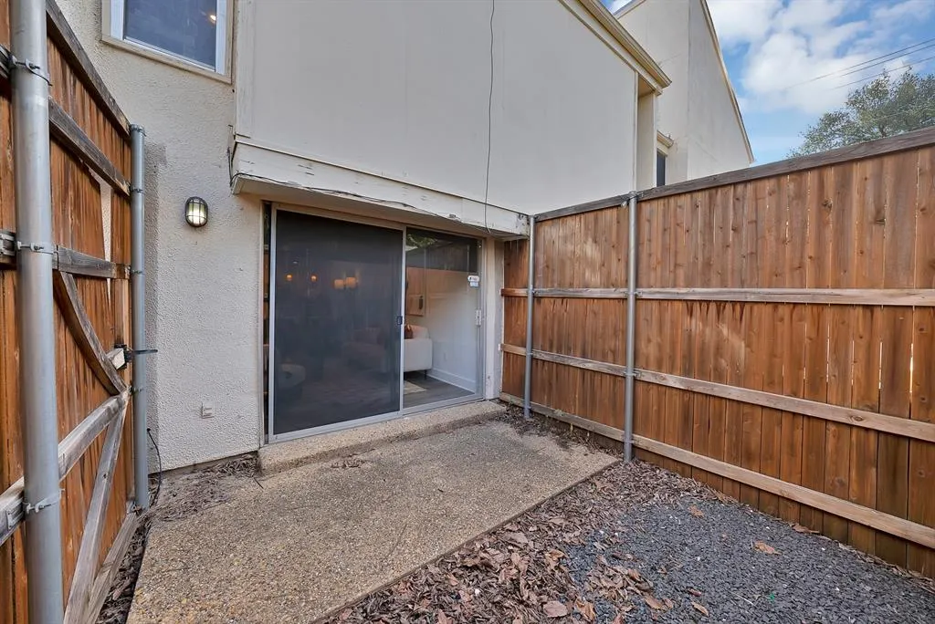 4003 Gilbert Avenue #10