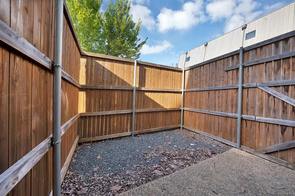 4003 Gilbert Avenue #10