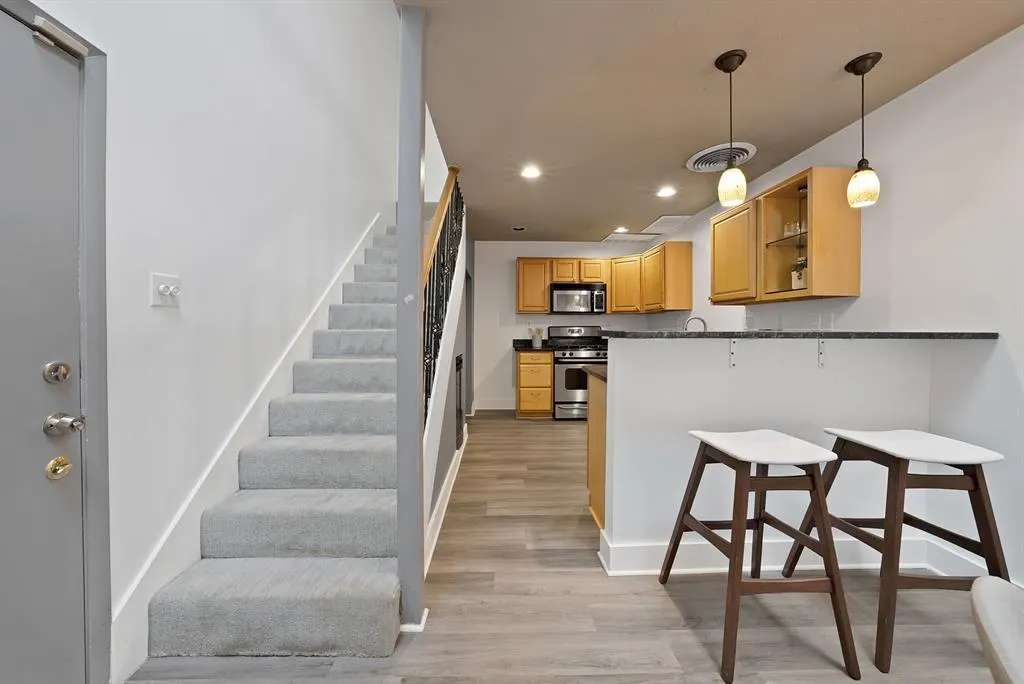4003 Gilbert Avenue #10