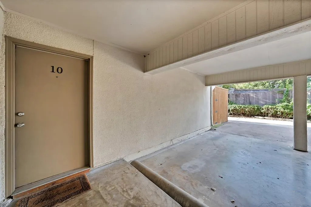 4003 Gilbert Avenue #10