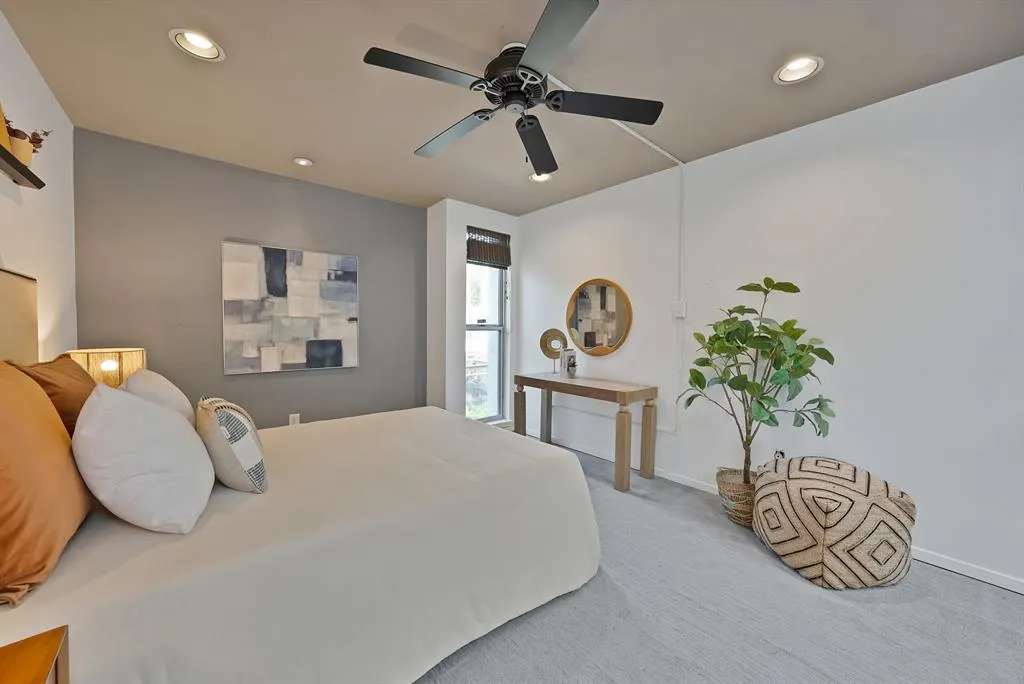 4003 Gilbert Avenue #10