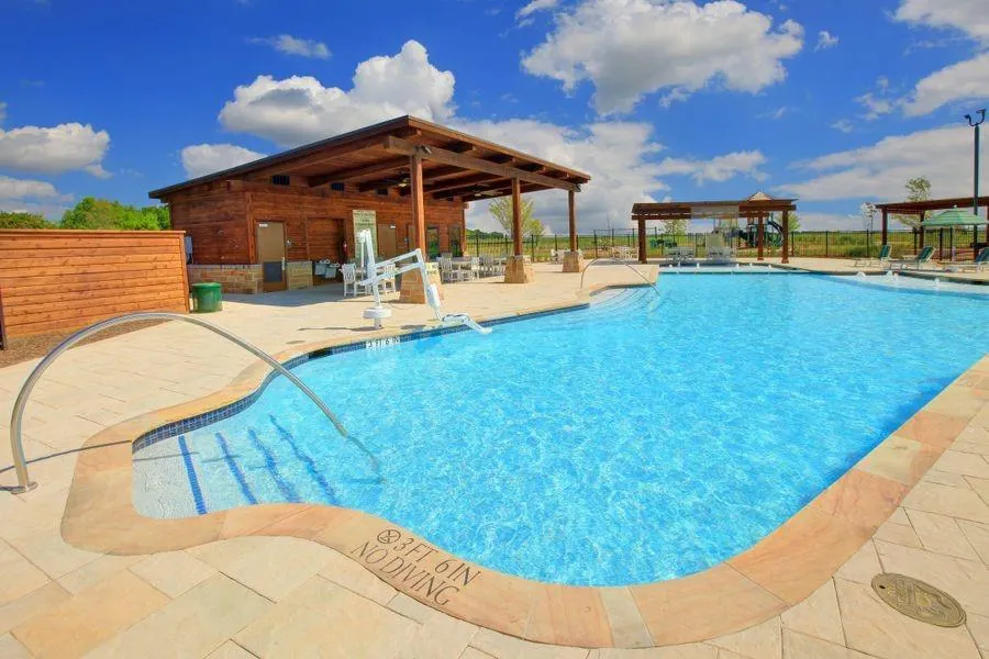 2805 Lakeside Drive