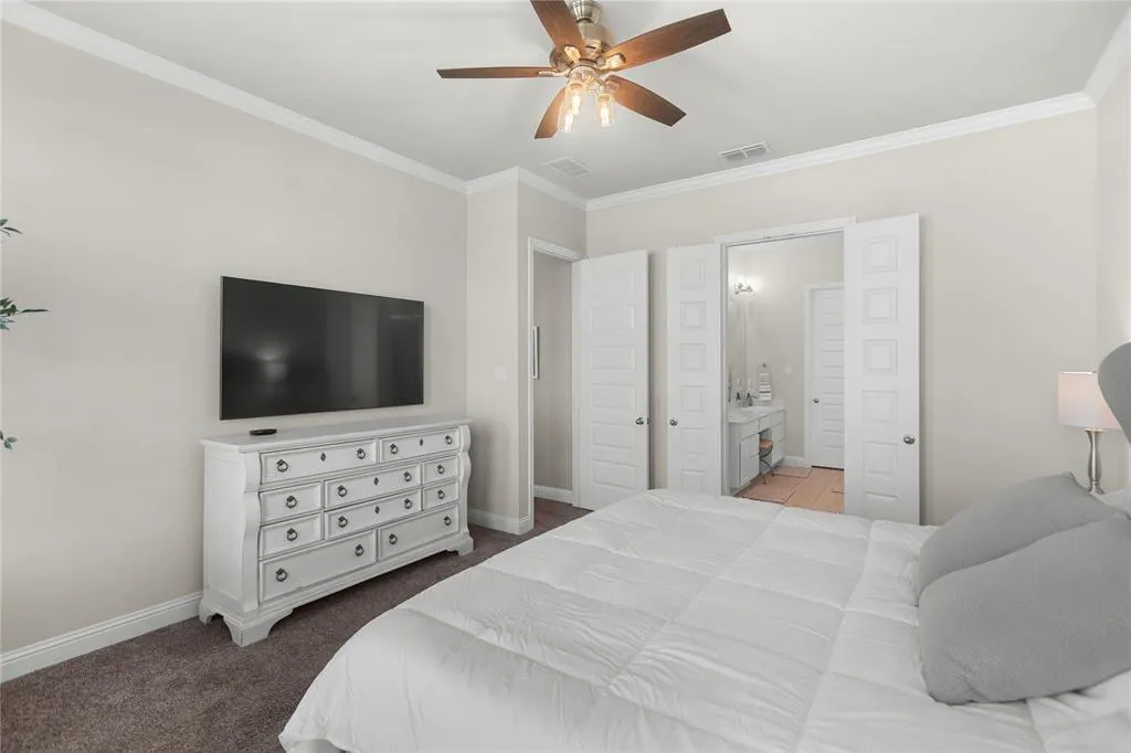 2805 Lakeside Drive