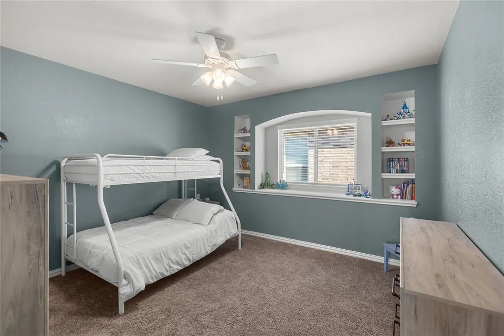 2805 Lakeside Drive