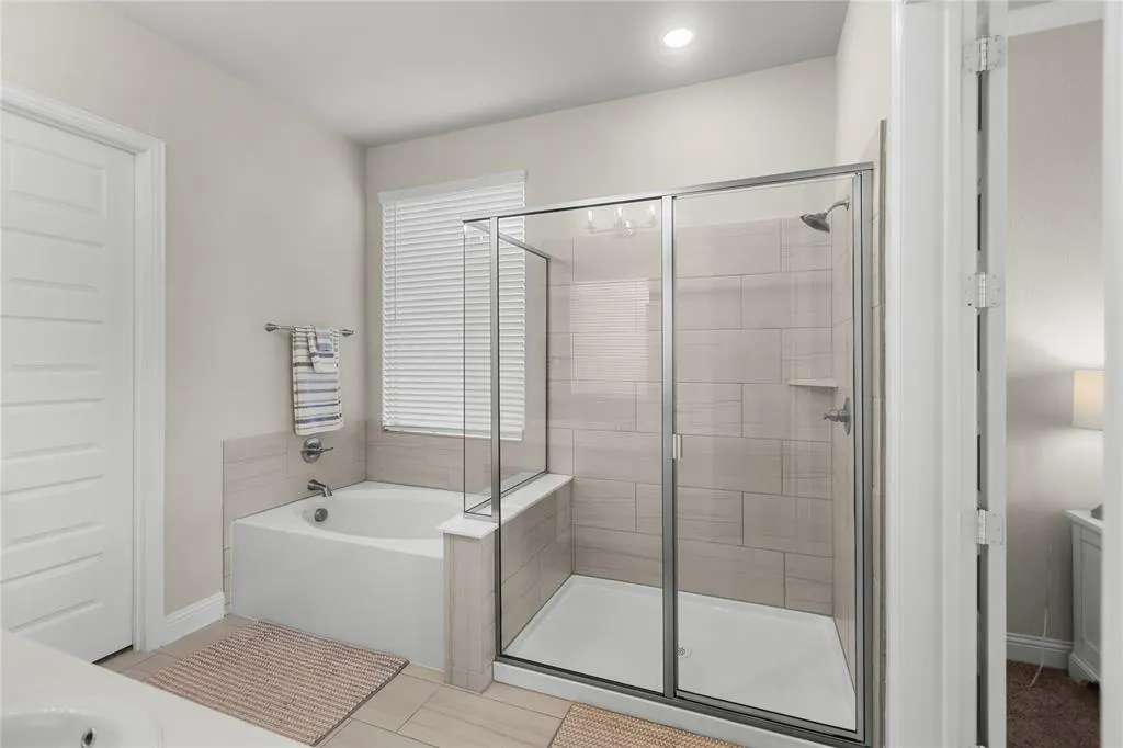 2805 Lakeside Drive