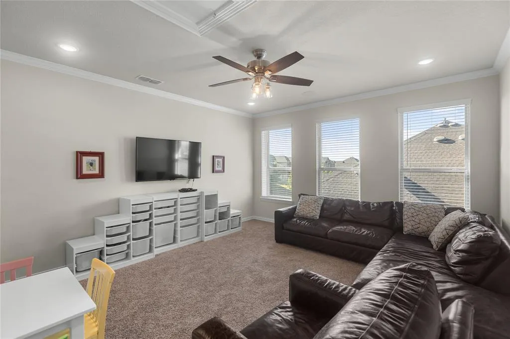 2805 Lakeside Drive