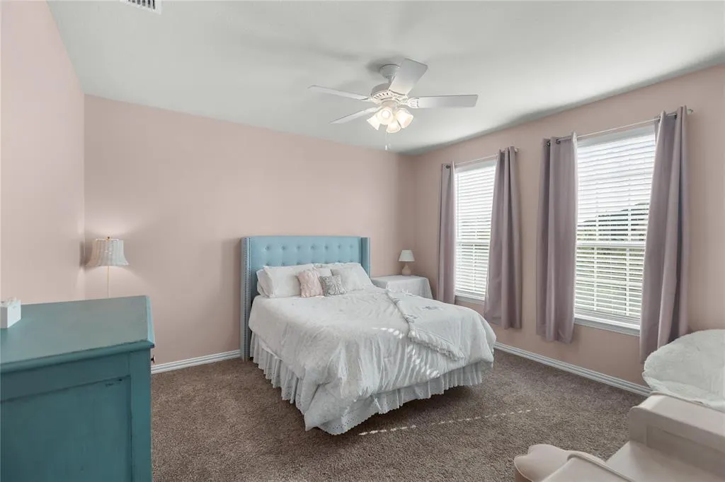 2805 Lakeside Drive